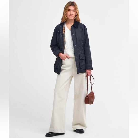 Barbour Classic Beadnell Waxed Navy Utility Jacket - Picture 11 of 17